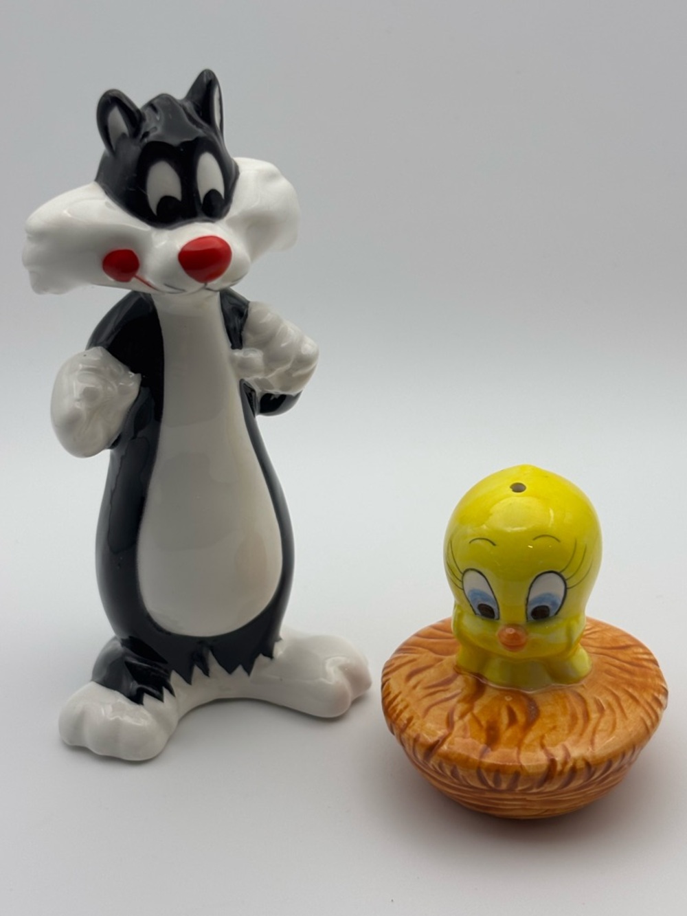 Vintage Tweety and Sylvester Salt and Pepper Shaker Set
